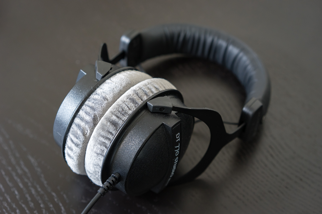 Beyerdynamic DT 770 Studio.