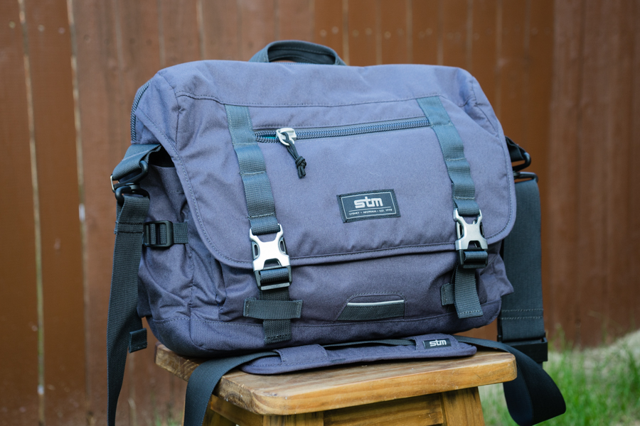 STM Bags Scout Laptop Shoulder Bag (extra small) review: STM Bags