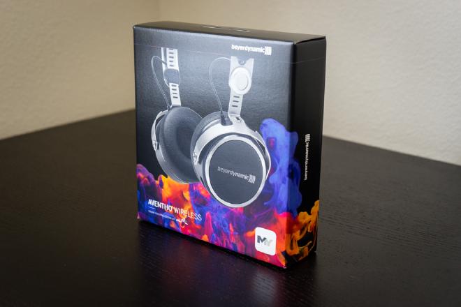 Aventho Wireless headphones - box.